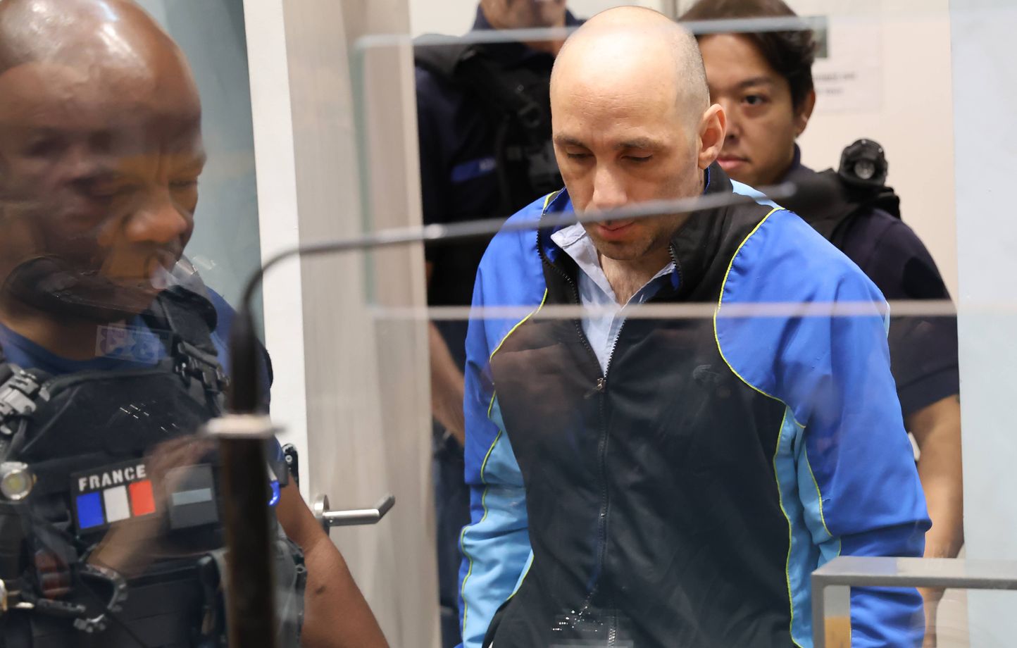 El marido Cédric confesó ante el tribunal que estranguló a su esposa Delphine para “mantenerla callada” El marido Cédric confesó ante el tribunal que estranguló a su esposa Delphine para “mantenerla callada”